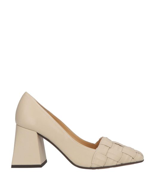 Castaner Natural Pumps