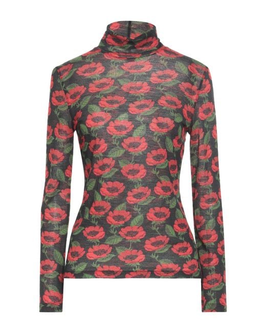 Siyu Red Turtleneck