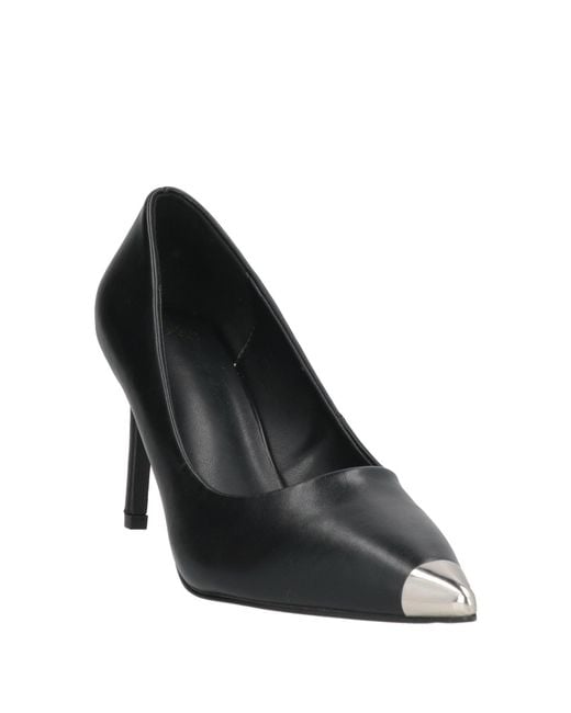 Exe' Black Pumps