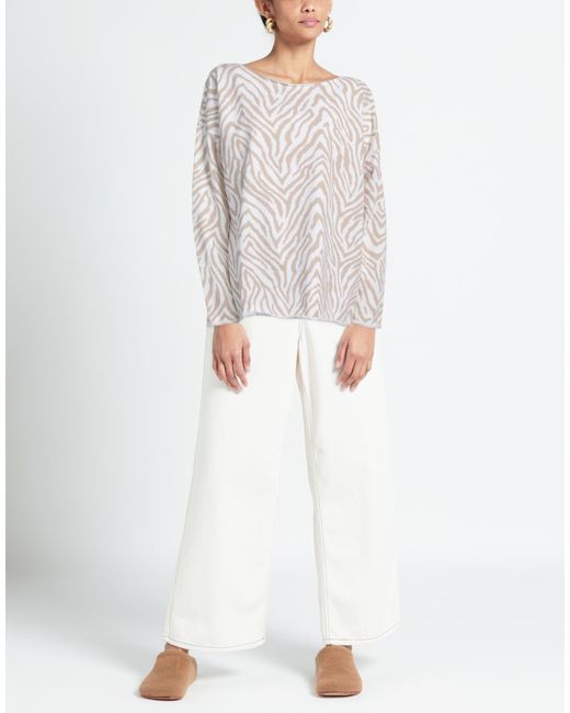 Juvia White Sweatshirt