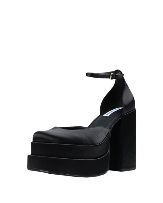 Steve Madden Black Pumps