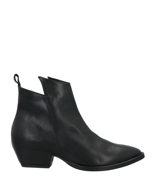 Janet & Janet Black Ankle Boots Leather