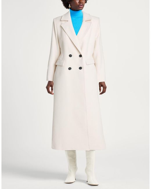 Kaos White Coat