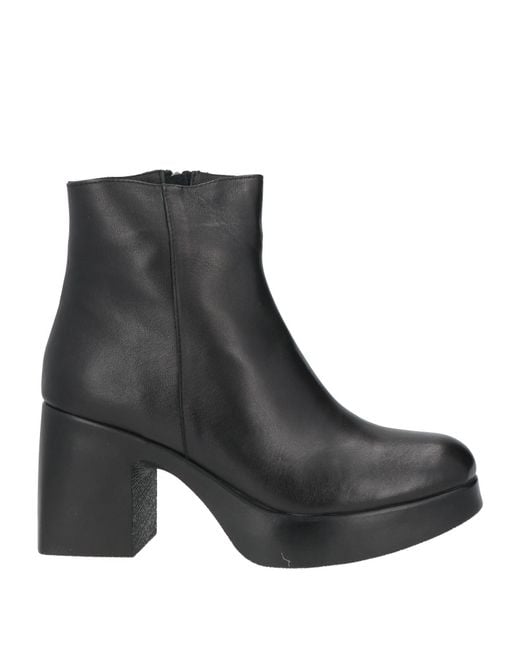 SOFIA MARE Black Ankle Boots Leather