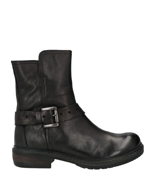 Manas Black Ankle Boots Leather