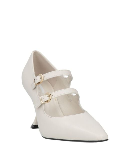 Jeannot White Pumps