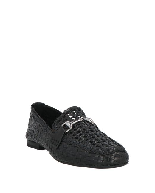 Nila & Nila Black Loafer