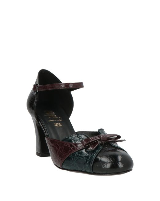 Ovyè Black Pumps