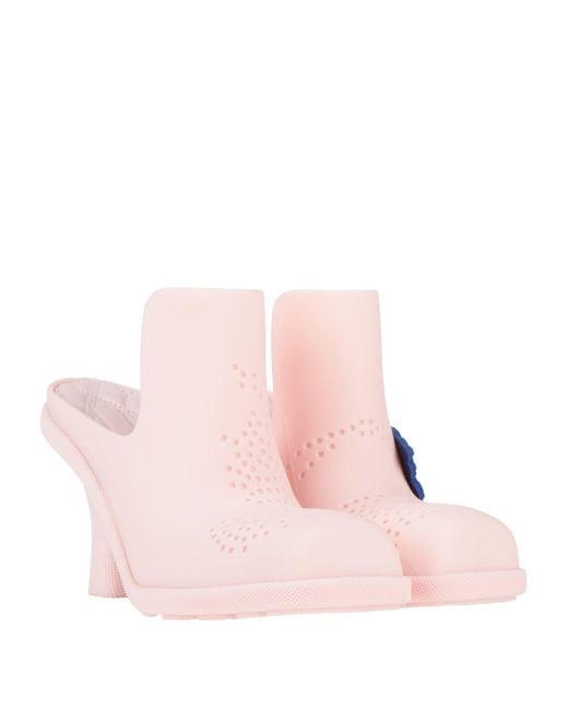 Mules & Zoccoli di Burberry in Pink