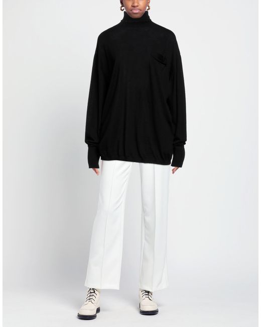 Quira Black Turtleneck