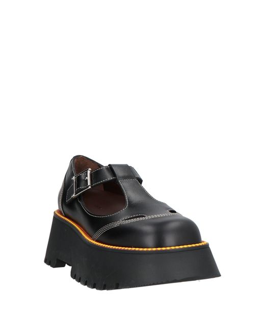 Stringate di Burberry in Black