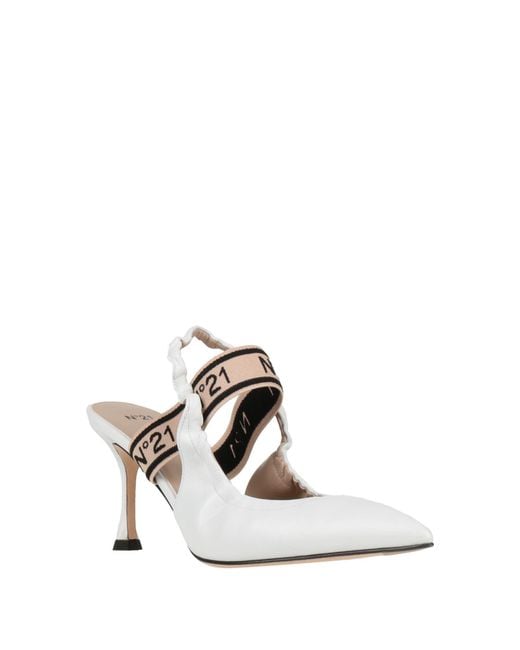 N°21 White Pumps