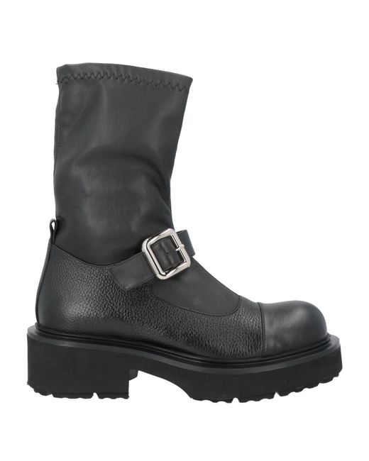 Nila & Nila Black Ankle Boots