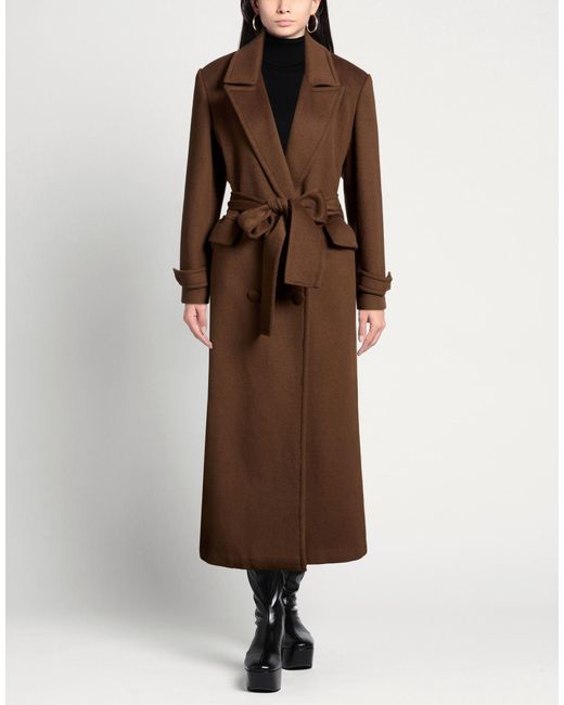 Abrigo AEXAE de color Brown
