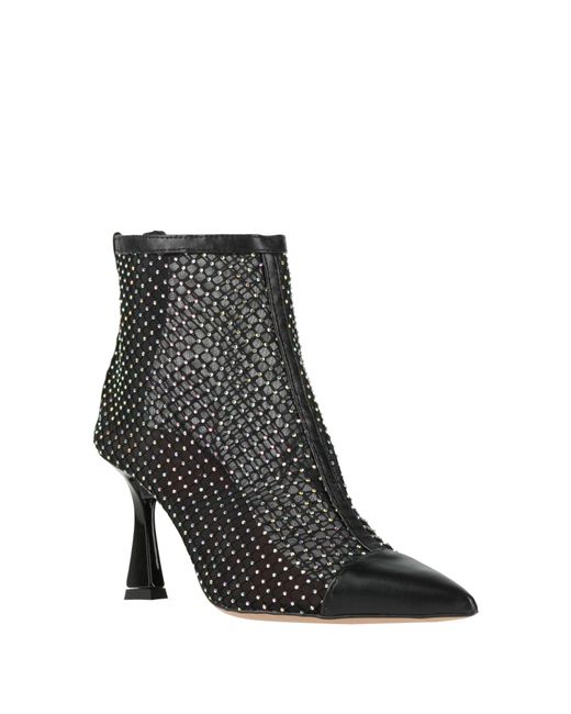 Ovyè Black Ankle Boots