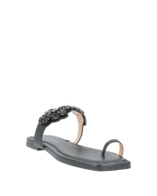 Alma En Pena. White Thong Sandals