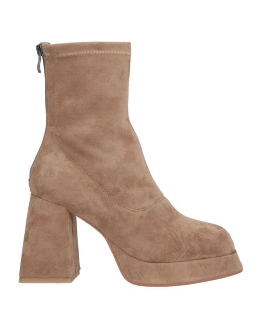 Alma En Pena. Brown Ankle Boots