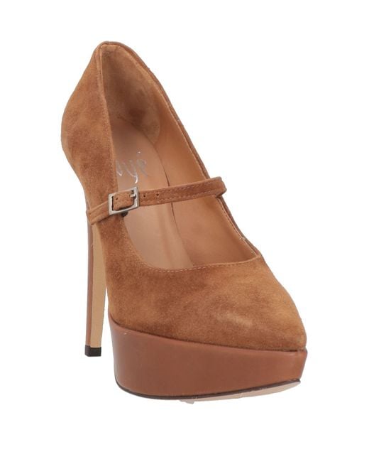 Ovyè Brown Pumps