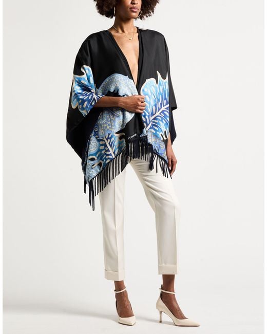 Poncho Ferragamo de color Blue