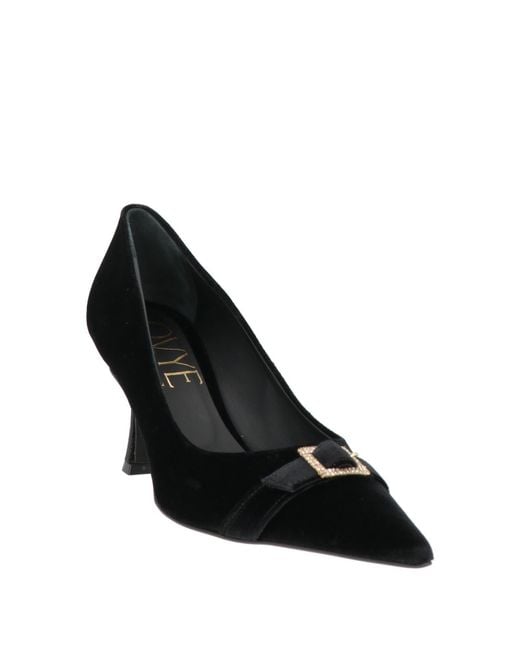 Ovyè Black Pumps