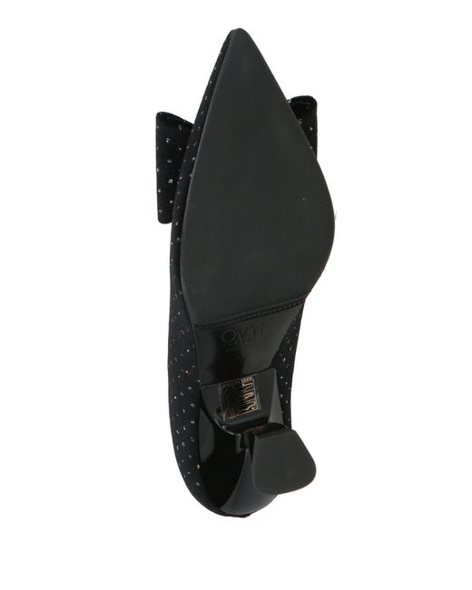 Ovyè Black Pumps