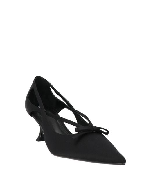 Lola Cruz Black Pumps