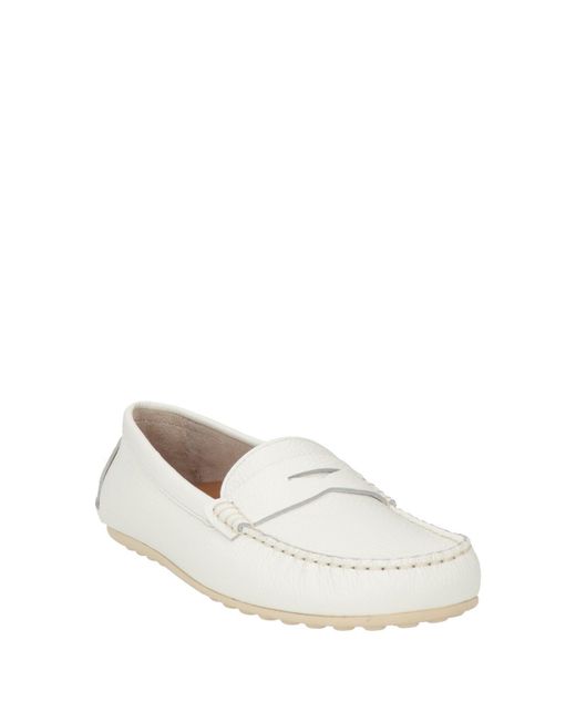 Frau White Mokassin