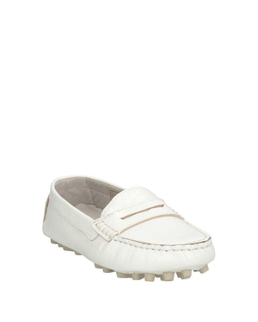 Emanuélle Vee White Loafer
