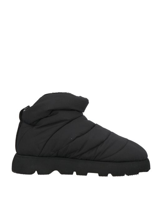 Bottines PIUMESTUDIO en coloris Black