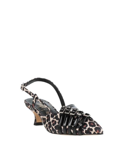 Ovyè Black Pumps