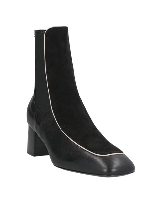 Totême  Black Ankle Boots Cow Leather, Synthetisches Material