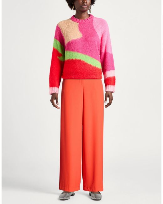 Kaos Red Pants
