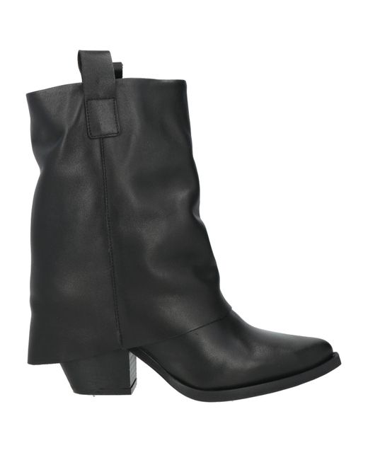 Ovyè Black Ankle Boots Calfskin