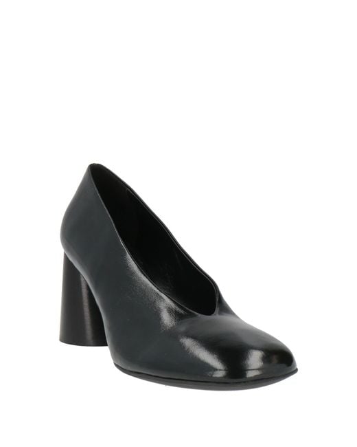 Halmanera Black Pumps