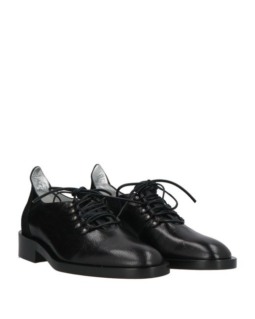 Stringate di Givenchy in Black