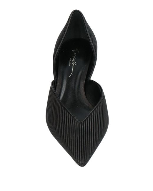 Giorgio Armani Black Pumps