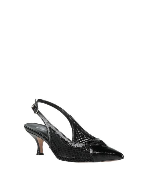 Ovyè Black Pumps