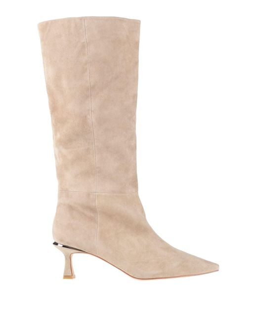 Alma En Pena. White Boot