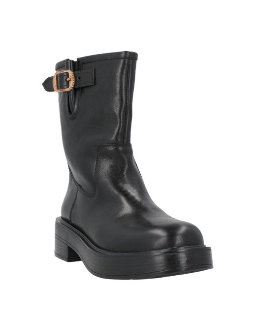 Emanuélle Vee Black Ankle Boots