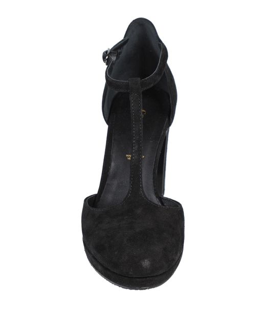 Carmens Black Pumps