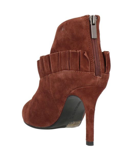 Emanuélle Vee Brown Ankle Boots