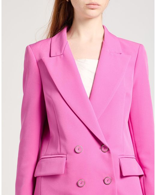 Kaos Pink Suit