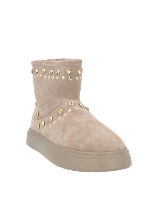 Emanuélle Vee Natural Ankle Boots