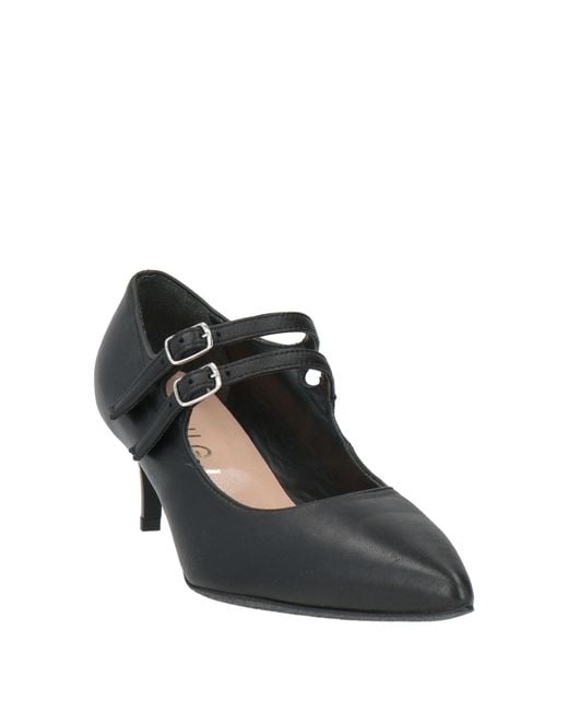 Bruglia Black Pumps