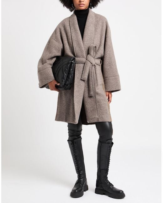 Isabel Benenato Brown Coat