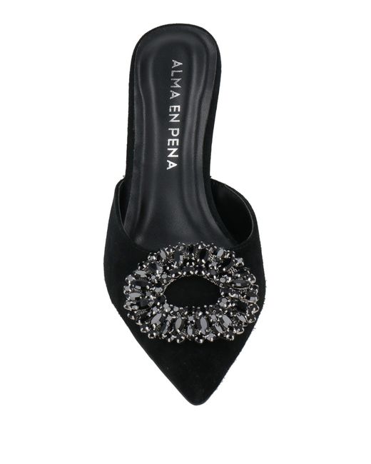 Alma En Pena. Black Mules & Clogs