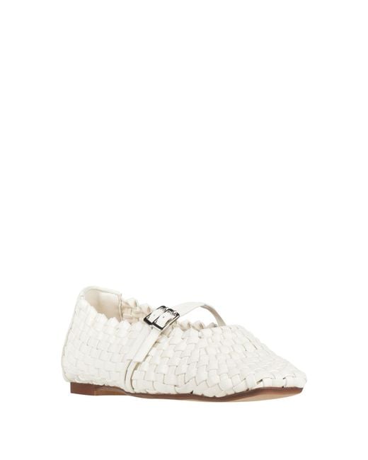 Bailarinas Ovyè de color White