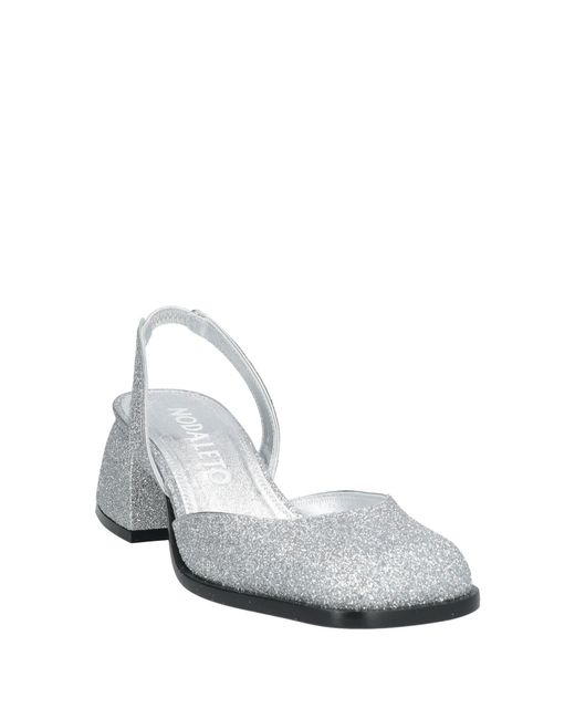 NODALETO White Pumps