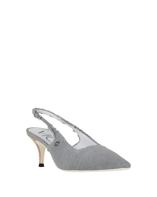 Vicini White Pumps