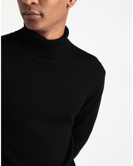 Hōsio Black Turtleneck for men